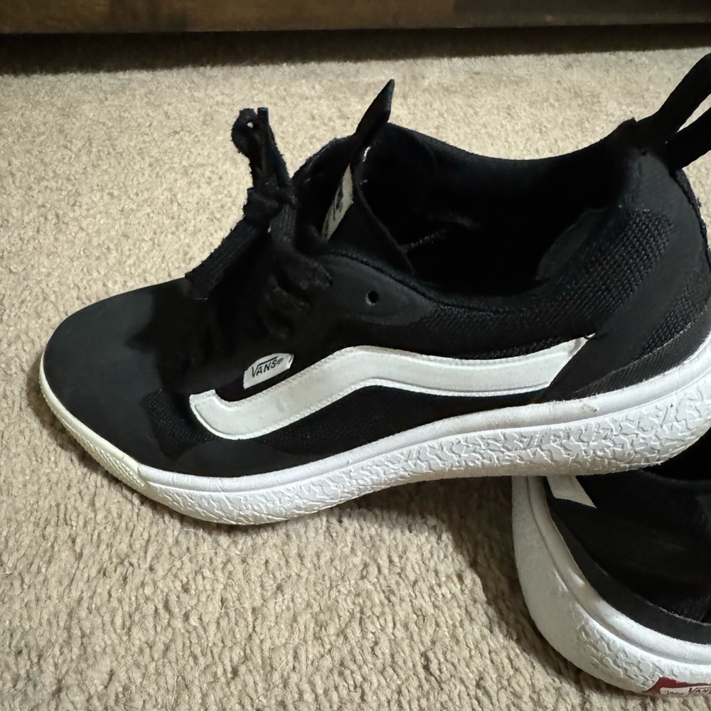 Vans Women’s Black and White Sneakers